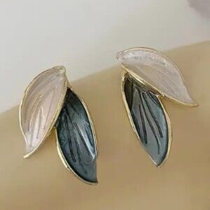 ♥️5 for $25♥️ Tree Leaf Stud Earrings / Blue-White / 925 SS ear needles